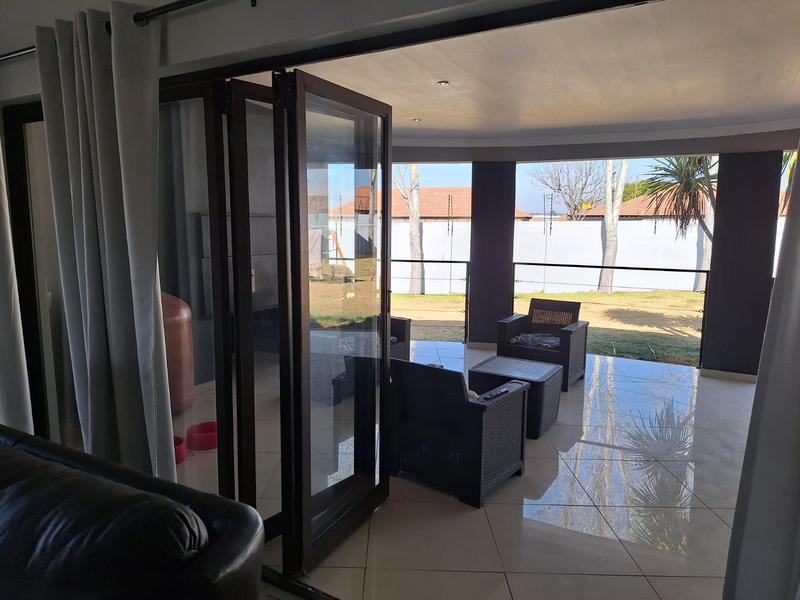 4 Bedroom Property for Sale in Flamwood North West